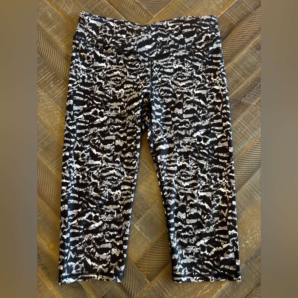 Fabletics Black and White Patterned Leggings